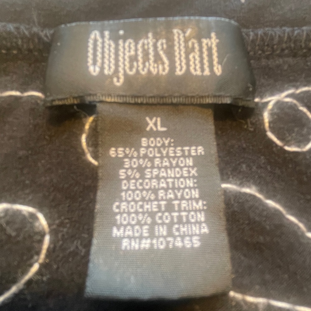 Objects D’Art XL Embroidered Black and White Women's Top Pit to Pit 20 1/2” used - Picture 12 of 15